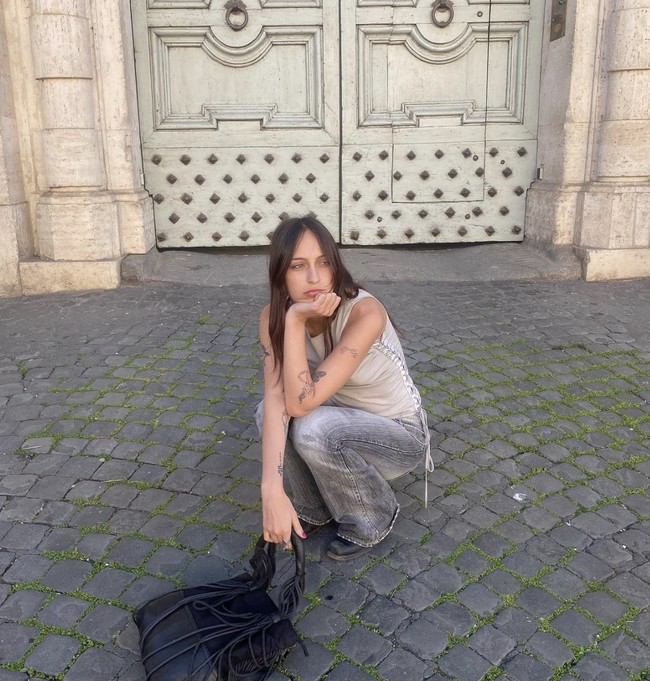 Meskipun kini mulai dikenal, Aydan tetap menjaga privasinya. Ia tidak menanggapi permintaan wawancara, dan keluarganya menegaskan keinginan Aydan untuk tetap berada di luar sorotan publik. Foto: dok. Instagram/@toospoiled