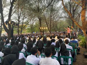 Gus Fawait Serahkan SK PPPK di Wisata Pantai Watu Ulo Jember
