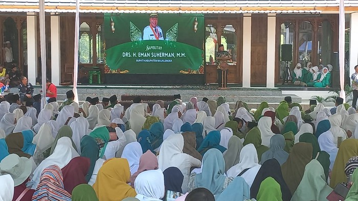 Bupati Majalengka Eman Suherman