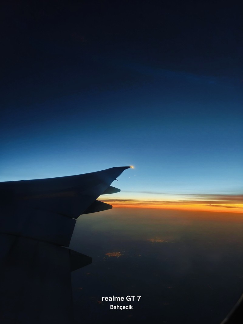 Contoh foto Realme GT 7
