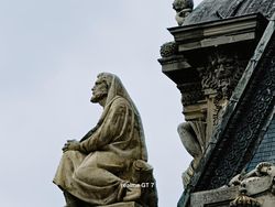 Indahnya Paris Dipotret Realme GT 7 yang Baru Dirilis