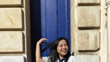 Bokeh pada mode portrait tampak alami menyatu dengan latarnya. Pas, tidak berlebihan. Foto: Rachmatunnisa/detikINET