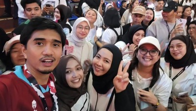 Pantas Digandrungi! Duta SO7 Totalitas untuk Fan Service