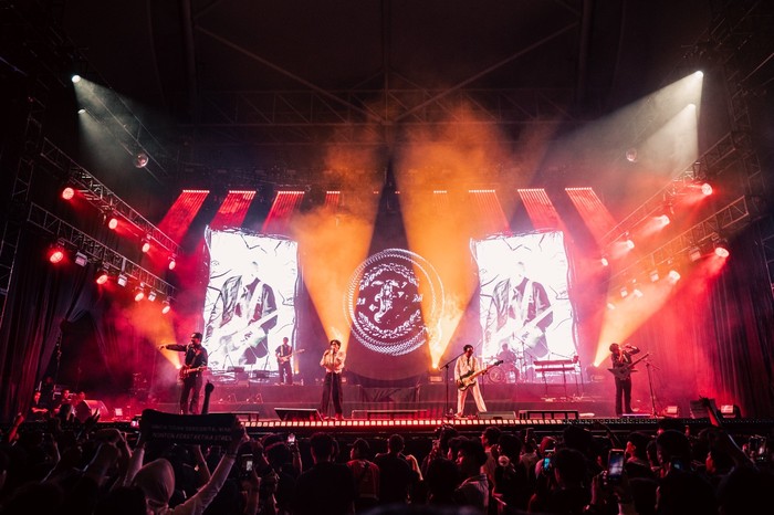 Konser Pertunjukan Membangun & Menghancurkan .Feast digelar di Jakarta International Velodrome pada Sabtu (31/5/2025).