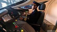 Walau sudah mengantongi kecakapan atau sertifikasi masinis Whoosh, Iqbal bersama masinis lainnya tetap dibekali dan diberi pelatihan rutin terkait pengoperasian hingga prosedur keselamatan Whoosh. Mereka berlatih dengan simulator yang ada di Depo Stasiun Tegal Luar.