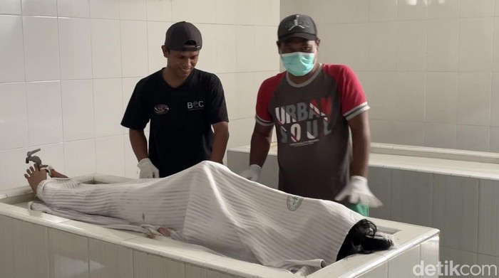 Jenazah korban pembacokan di RAUD Blambangan Banyuwangi