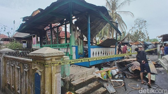 Kebakaran hanguskan satu rumah di Palembang dan dua rumah lain terdampak