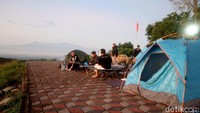 Pengunjung nantinya bisa menikmati aneka buah langsung dari pohonnya, berpadu dengan panorama sunset di tengah rindangnya hutan jati.