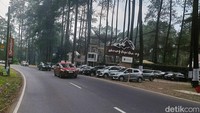 Daerah Cikole, kini disesaki bangunan-bangunan yang mengurangi keandalan Lembang sebagai kantong dan resapan air Bandung Raya