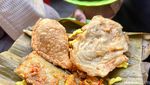 Ngeunah! Lontong Siram dan Pastel Viral yang Ludes 2.000 Per Hari