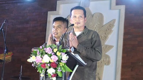 Malam puncak perayaan 100 hari Bang-Ipat bertajuk Satya Braya Jembrana. Setia Pada Janji, Bersama Untuk Masyarakat di Gedung Kesenian Ir. Soekarno, Sabtu (31/5/2025). (Pemkab Jembrana)