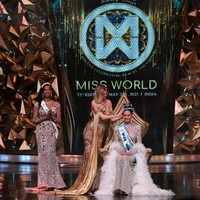 Memiliki tinggi badan 180 cm, modeling menjadi pilihan karier Opal Suchata Chuangsri sejak remaja. Tak hanya menarik secara fisik, wanita 21 tahun ini juga punya kemampuan linguistik mumpuni. Foto: REUTERS/Francis Mascarenhas