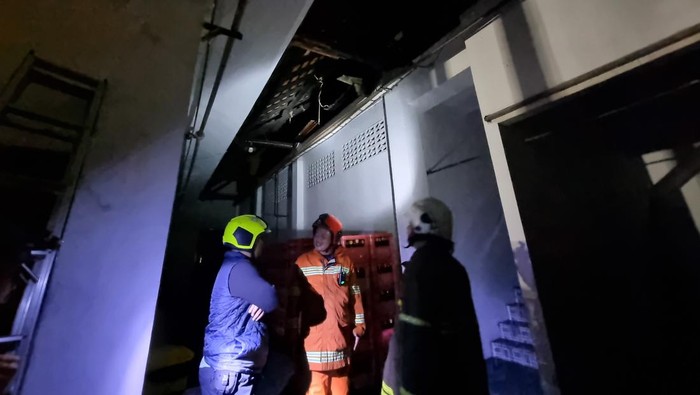 Pabrik kecap di Donokerto Surabaya terbakar diduga korsleting listrik