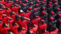 Ketua DPP PDIP Djarot Syaiful Hidayat bertindak sebagai inspektur upacara.Peserta upacara peringatan Hari Lahir Pancasila ini diikuti oleh pengurus DPC dan PAC PDIP se-DKI Jakarta serta Satgas PDIP dari wilayah DKI Jakarta dan Kabupaten Bogor.