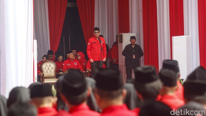 PDIP Gelar Upacara Peringati Hari Lahir Pancasila Pengurus DPP PDIP menggelar upacara peringatan Hari Lahir Pancasila pada 1 Juni 2025. Sejumlah elite hingga kader PDIP menghadiri upacara tersebut.