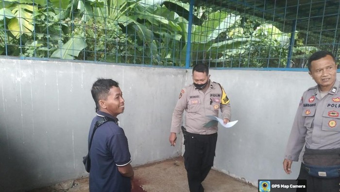 Polisi melakukan olahTKP lokasi bayi di tempat sampah Probolinggo