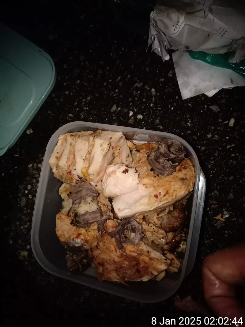 Pria Ini Bertahan Hidup 9 Tahun dengan Santap Makanan Sisa Restoran