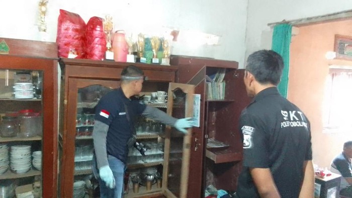 Rumah sekeluarga di Probolinggo yang dirampok kawanan bercelurit dan berpistol.