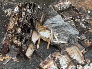 Duh, Bus Pahala Kencana Terbakar Ternyata Muat Rokok Ilegal