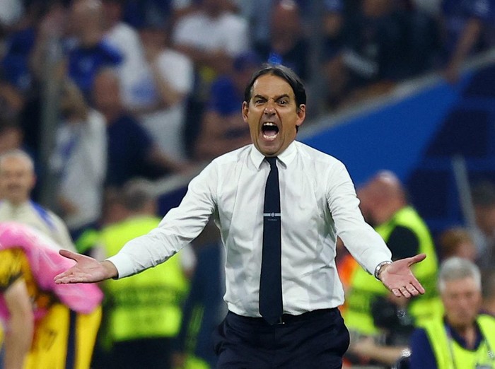 Soccer Football - Champions League - Final - Paris St Germain v Inter Milan - Allianz Arena, Munich, Germany - May 31, 2025 Inter Milan coach Simone Inzaghi reacts REUTERS/Kai Pfaffenbach