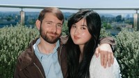 Stephanie Poetri membagikan kabar bahagia itu di Instagram. Marriage is pretty epic, tulisnya. (Foto: dok Instagram)