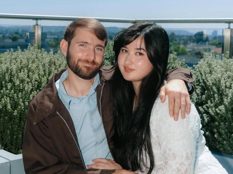 Selamat! Stephanie Poetri Menikah dengan Asher Novkov-Bloom