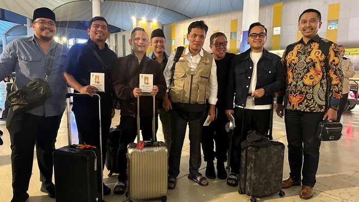 Tim Pengawas Haji DPR melakukan pertemuan dengan Atase Kepolisian KBRI Arab Saudi Kombes Bambang Yudhantara di Jeddah. (dok. ist)