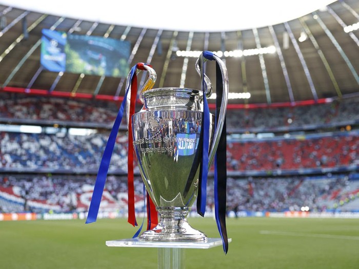 Soccer Football - Champions League - Final - Paris St Germain v Inter Milan - Allianz Arena, Munich, Germany - May 31, 2025 The Champions League trophy is displayed inside the stadium before the match REUTERS/Peter Cziborra