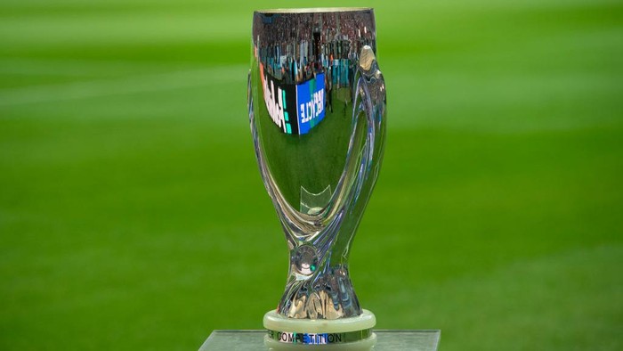 WARSAW, POLAND - AUGUST 14: The UEFA Super Cup Trophy prior to the UEFA Super Cup 2024 match between Real Madrid and Atalanta BC at National Stadium on August 14, 2024 in Warsaw, Poland. (Photo by Joe Prior/Visionhaus via Getty Images)
