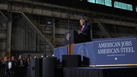 Pada 25% mereka bisa melewati pagar itu. Pada 50% tidak ada yang bisa melewati pagar itu, kata Trump. Foto: REUTERS/Leah Millis