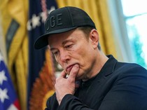 Elon Musk Habiskan Rp 16,3 T Beli Saham Tesla Sendiri, Sinyal Apa Ini?