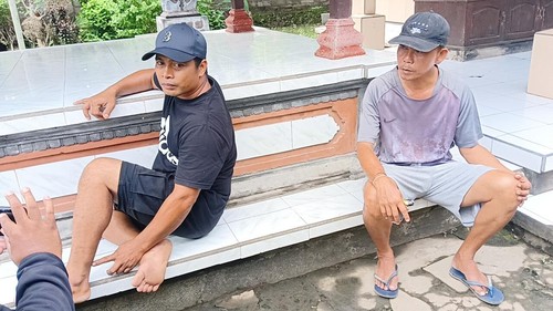 Salah satu korban (kiri) gigitan anjing yang diduga rabies di Desa Melaya, Kecamatan Melaya, Kabupaten Jembrana, Bali Senin (2/6/2025).