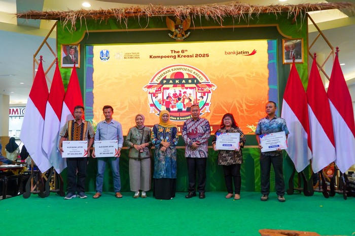 Bank Jatim terus mendorong pertumbuhan Usaha Mikro, Kecil, dan Menengah (UMKM) di Jawa Timur melalui program Kredit Usaha Rakyat (KUR).