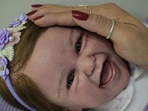 Penampakan Boneka Replika Bayi yang Diasuh Wanita Brasil, Tertarik Beli?