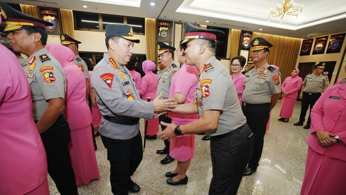 Kapolri Jenderal Listyo Sigit Prabowo usai melantik Brigjen Dekananto