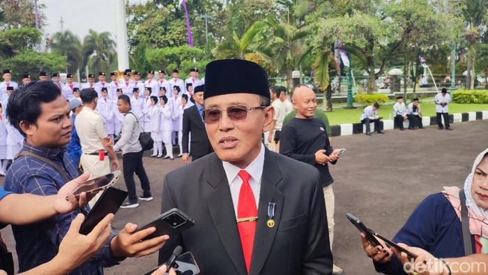 Bupati Ciamis Herdiat Sunarya