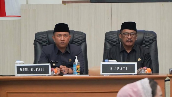 Bupati Sukabumi Asep Japar dan Wakil Bupati Andreas