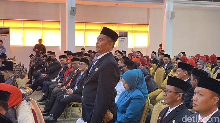 Camat Bacukiki Saharuddin didemosi dan dimutasi ke jabatan Kabid Koperasi dan UMKM di Dinas Tenaga Kerja (Disnaker) Parepare.
