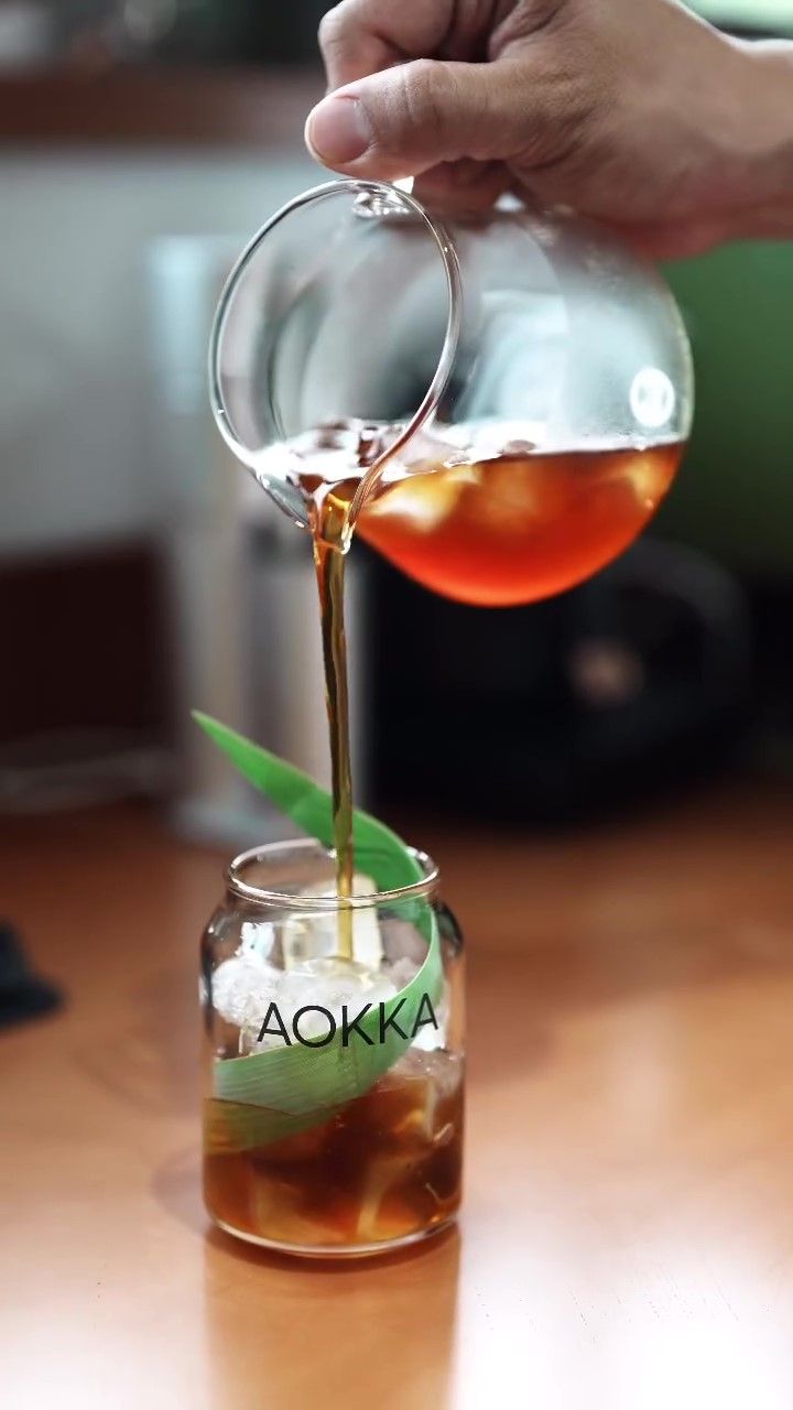 Uniknya Kopi yang Diseduh Pakai Dripper Daun Bambu