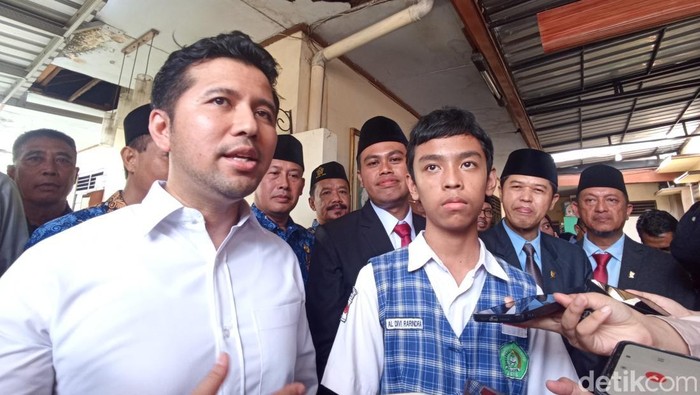 Emil Dardak dan Divi, siswa Kota Blitar yang jadi animator roblok.