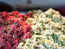 5 Fakta Lawar Plek, Hidangan Khas Bali Berbahan Sayuran dan Darah