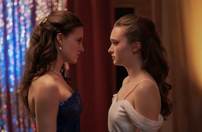 Cuplikan adegan dalam Fear Street: Prom Queen.