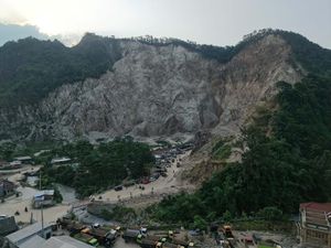 Aktivitas Tambang di Gunung Kuda Cirebon Rusak Habitat Burung