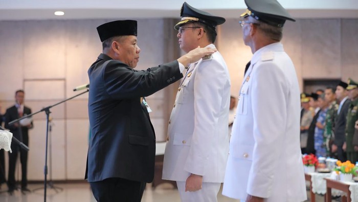 Gubernur Babel Lantik Bupati Bangka Barat dan Wakilnya.