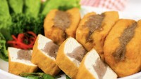Jadi salah satu yang legendaris di Semarang, Tahu bakso Ibu Pudji selalu jadi andalan. Punya ciri khas isian daging sapi yang padat dan kenyal dengan tahu lezat. Harganya Rp 4.800 per buah. Foto : Instagram @tahubaxo_ibupudji