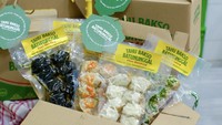 Di Bandung ada tahu bakso yang terkenal dengan cita rasa naik kelas, namanya Tahu Bakso Batununggal. Dibuat lebih variatif karena selain tahu bakso biasa, ada juga isian bakso jumbo mozarella hingga wagyu truffle mayo. Harganya sekitar Rp 2.800an. Foto : Instagram @tahubaksobatununggal