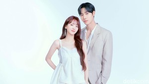 Drakor Head Over Heels diadaptasi dari webtoon populer berkisah tentang cowok yang udah ditakdirkan mati, ketemu dukun cewek yang akan menyelamatkannya.