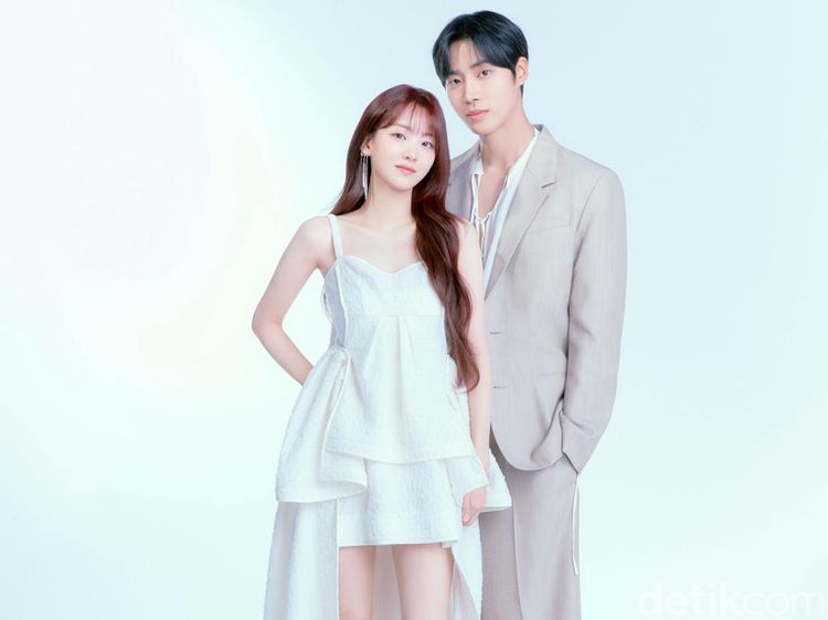 Eksklusif! Pose Choo Young Woo & Cho Yi Hyun Pemeran Head Over Heels