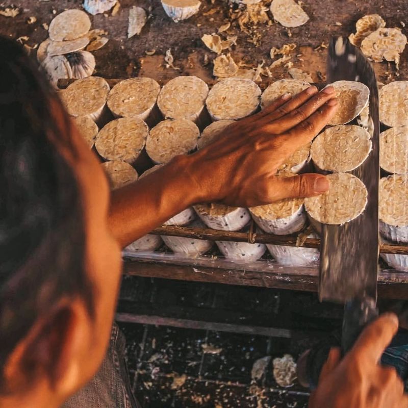 Kampung pengrajin tempe di Malang, Jawa Timur