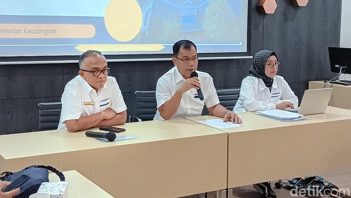 Hari ini, Kamis (21/6/2018) seluruh PNS di Indonesia kembali masuk kerja setelah libur lebaran. PNS di Balaikota DKI Jakarta terlihat kembali beraktivitas.